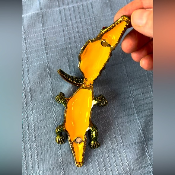 Jeweled alligator trinket box - Picture 5 of 7